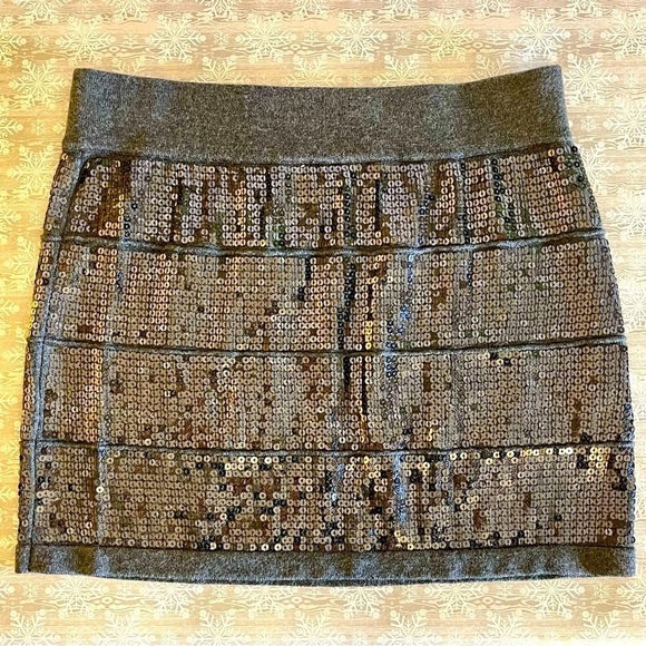 XXI Charcoal Gray Sequined Miniskirt Slim Fit Stretch Jersey Party Glitzy - Picture 1 of 8